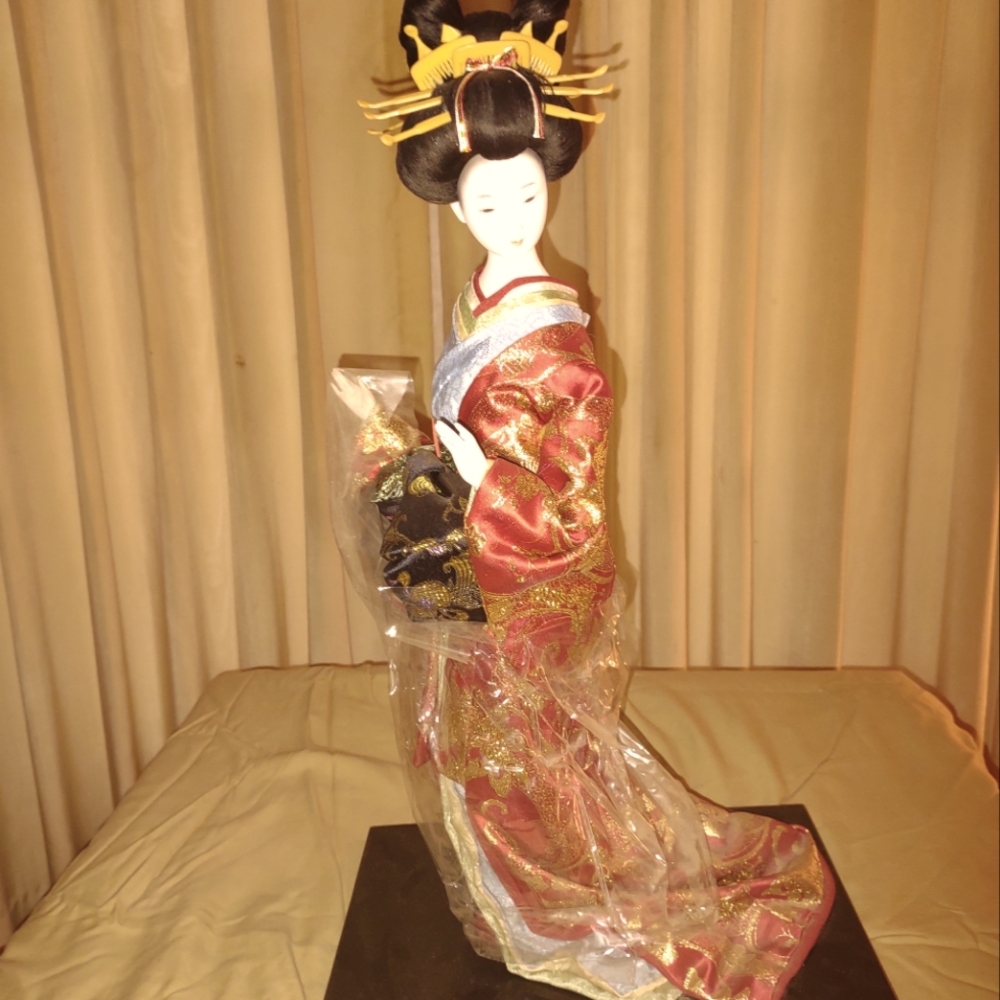High Value Limited Edition Japanese Geisha Doll